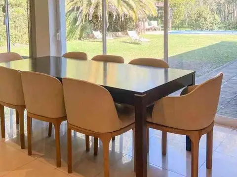 Casa 6 ambientes con 4 baños