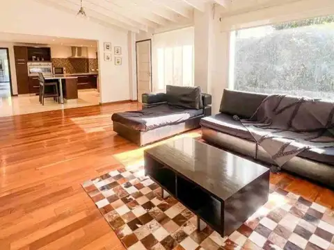 Venta de casa en Echeverria del lago- Canning