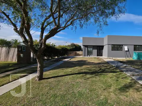 Casa Venta 3 Dormitorios Barrio San Alfonso Lote de 519 m2 Pilar del Este, San Alfonso, Zelaya