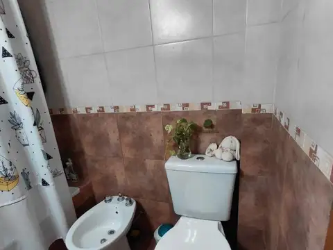Dpto monoambiente amplio planta baja con patio, Ciudadela