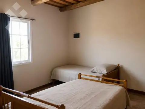 Casa 4 ambientes con 2 baños