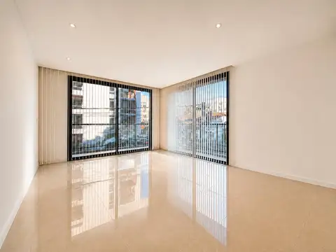 Semipiso de tres ambientes con balcón, cochera y baulera, Paseo Aldrey