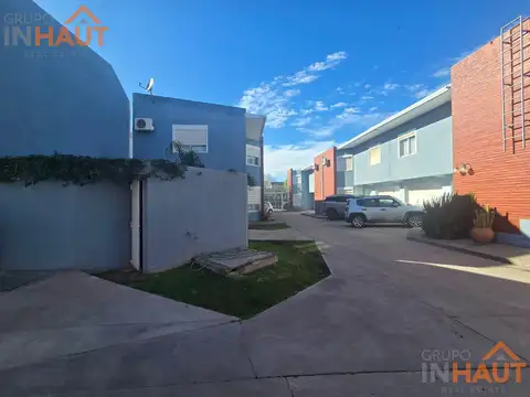 Depto Tipo Casa en Venta de 6 ambientes