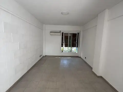 Casa en Alquiler con 1 cochera