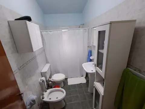 Casa 10 ambientes con 3 baños