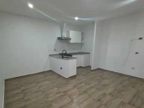 Depto Tipo Casa en Alquiler de 2 ambientes