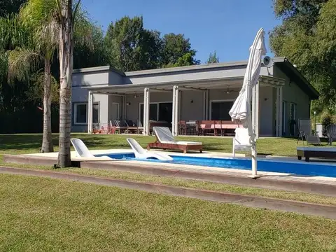 CASA 4 AMBIENTES QUINCHO PISCINA MUELLE TOILETTE