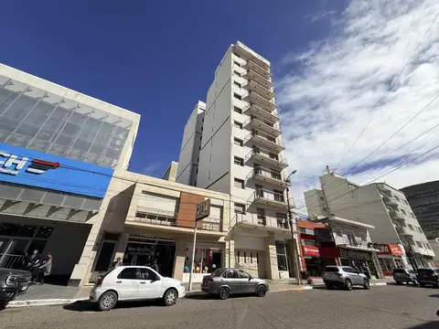 Impecable depto en VENTA de 2 dormitorios con balcón en Comodoro