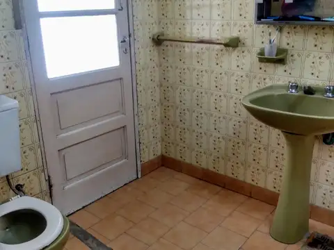 Casa en venta con terreno libre