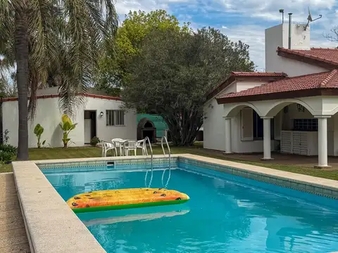Las Camelias 240
