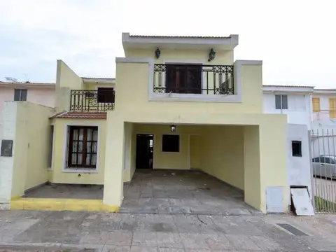 DUPLEX EN VENTA - BARRIO JARDIN - 3 DORMITORIOS