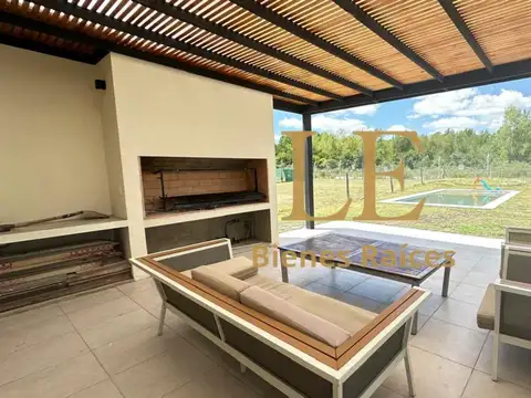 Casa en Venta con 5 cocheras