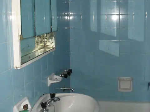 EXCELENTE DEPTO 2 AMB DUEÑO CON BALCÓN Y PATIO