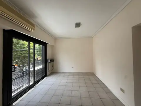 LOCAL  480 M2 EN 3 PLANTAS CON ASCENSOR, COCHERA Y VIDRIERAS– AV. MITRE 1200, ESQUINA LAMADRID, AVELLANEDA