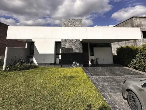 Casa en Country El MIRADOR de Los Nogales