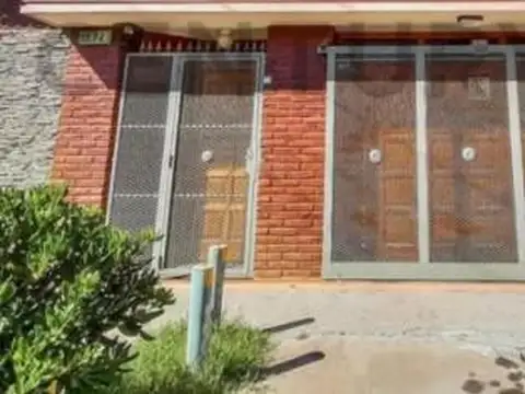PH en alquiler - 2 Dormitorios 1 Baño - 117mts2 - Los Hornos, La Plata