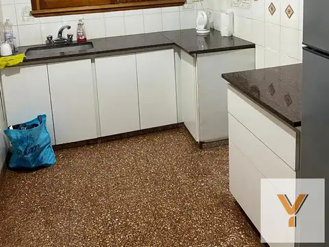 Depto Tipo Casa en Alquiler en Los Hornos, $ 750.000