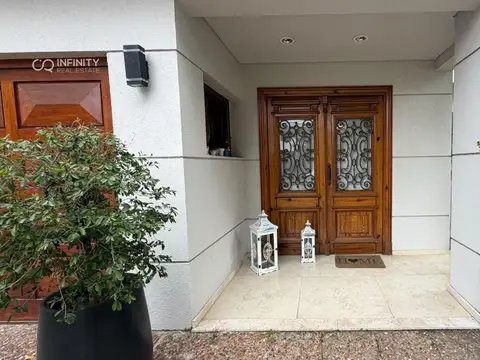Exclusiva residencia en Punta Chica, amplitud, distinción y privacidad