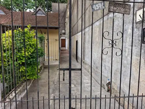 EXCELENTE PH 2 AMBIENTES CON ENTRADA DE AUTO Y PATIO