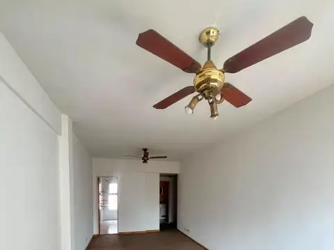 Departamento en Alquiler en Parque Centenario, $ 600.000