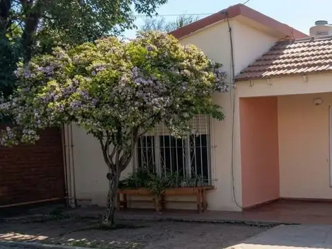 CASA EN VENTA 3 AMB - Patio, parrilla - JOSE C PAZ