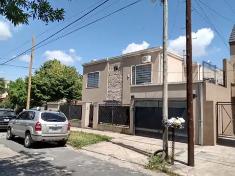 Duplex en Venta en Luis Guillon