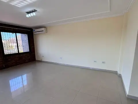 Departamento 6 ambientes con 2 baños