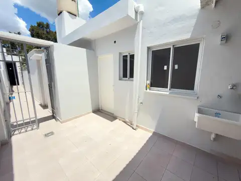Depto Tipo Casa en Alquiler de Monoambiente
