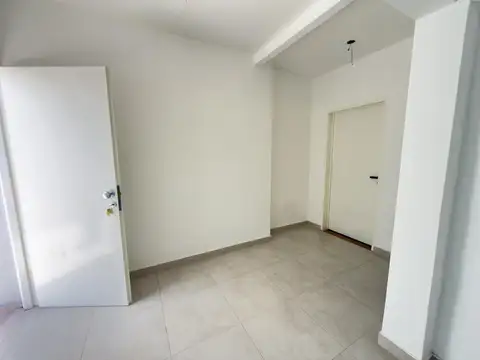 Depto Tipo Casa en Alquiler en Lomas del Mirador, $ 450.000
