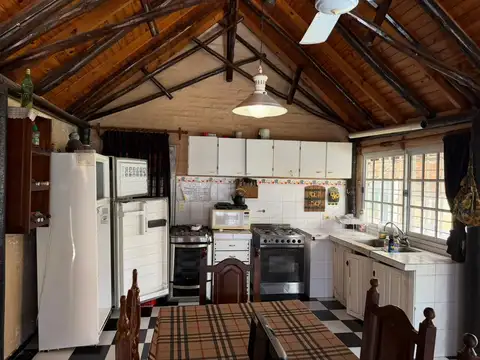 Casa 3 ambientes con 2 baños