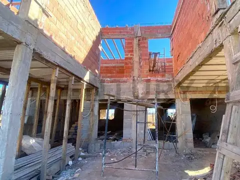 OPORTUNIDAD POZO Cuestas de Manantiales 3 Dorm Ahorrá USD x M2