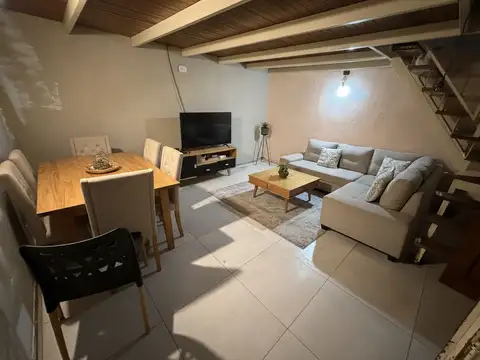 Depto Tipo Casa en Venta 40 años