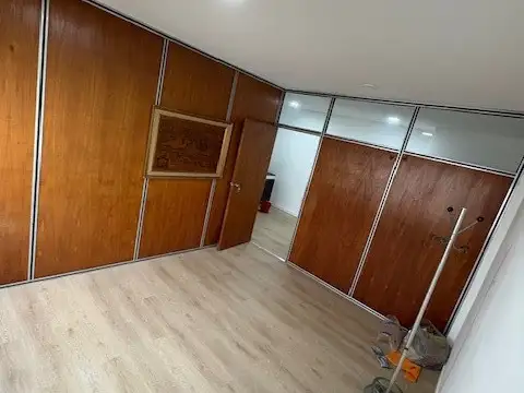 Oficina 3 ambientes con 1 baño