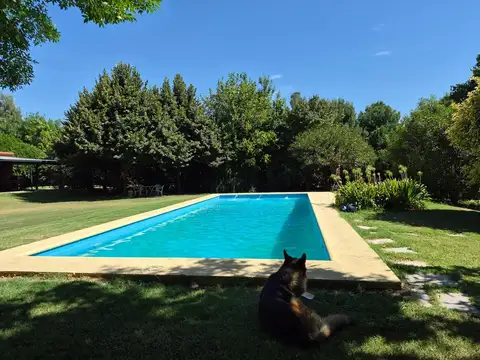 Casa en Venta con 2 cocheras