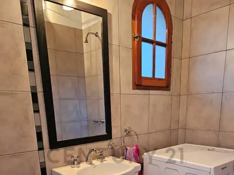 EXCLUSIVA CASA 6 AMBIENTES CON DETALLES DE CATEGORIA EN VILLA BALLESTER