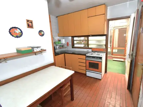 Depto Tipo Casa en Venta en Pompeya, USD 115.000