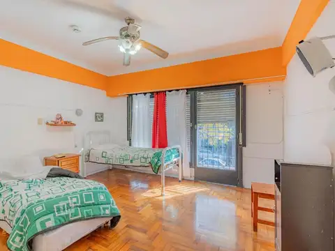 Casa 5 ambientes con 4 baños