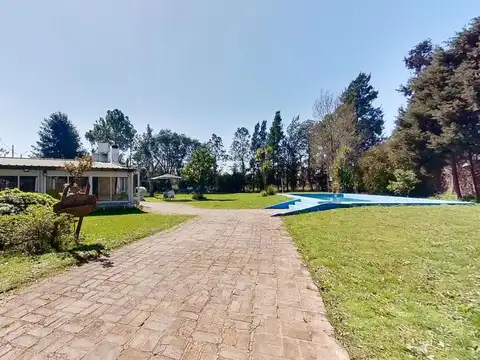 VENTA  QUINTA  BARRIO LOS OMBUES  PILETA