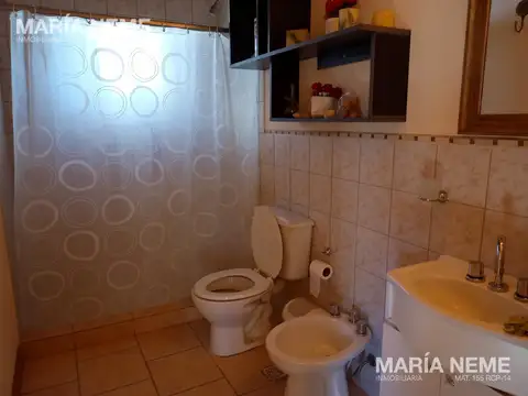 Casa y local en venta en Caviahue