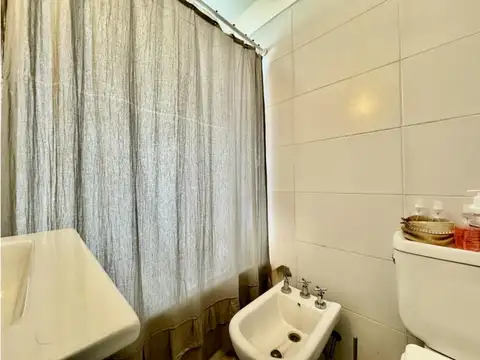 Departamento 2 Ambientes Con 2 Patios Constitución 4100