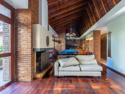 CASA VENTA LA PLATA 4 DORMITORIOS POSIBLE PERMUTA