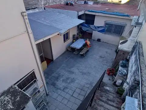 VENTA CASA MULTIFAMILIAR CON 2 LOCALES EN VENTA, OPORTUNIDAD
