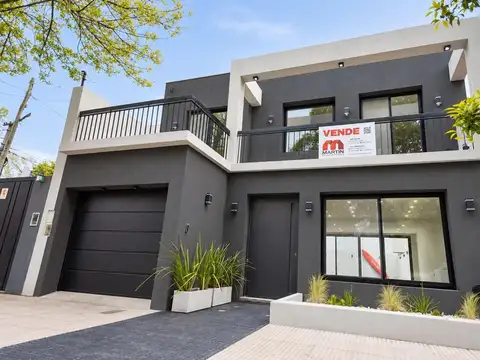 Casa en Venta de 4 ambientes en Martinez con Jardín, Parrilla y Pileta
