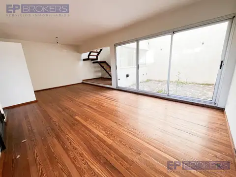 Casa 3 ambientes con 2 baños