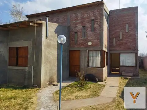 Casa en venta - 6 Dormitorios 6 Baños - Cochera - 420Mts2 - Malargue