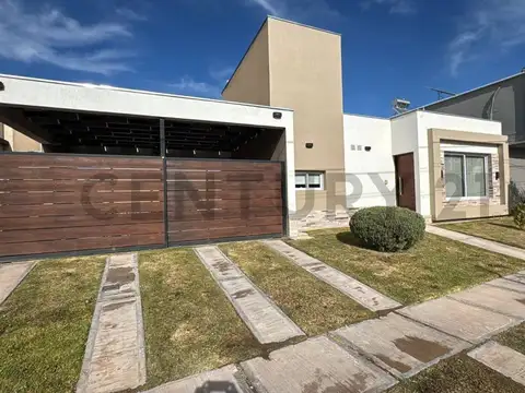 Casa en Alquiler de 3 dormitorios