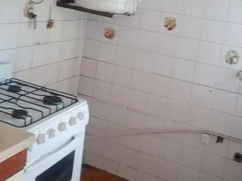 Rivadavia 400, Piso 1