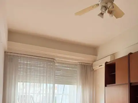 Venta Departamento 2 amb con balcón corrido contrafrente