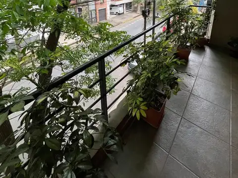 Departamento 5 ambientes con 2 baños