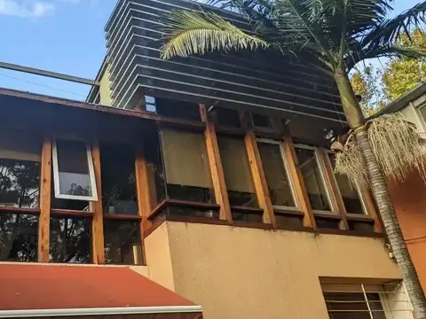 Casa en Venta 4 amb con cochera sobre lote Propio en Saavedra